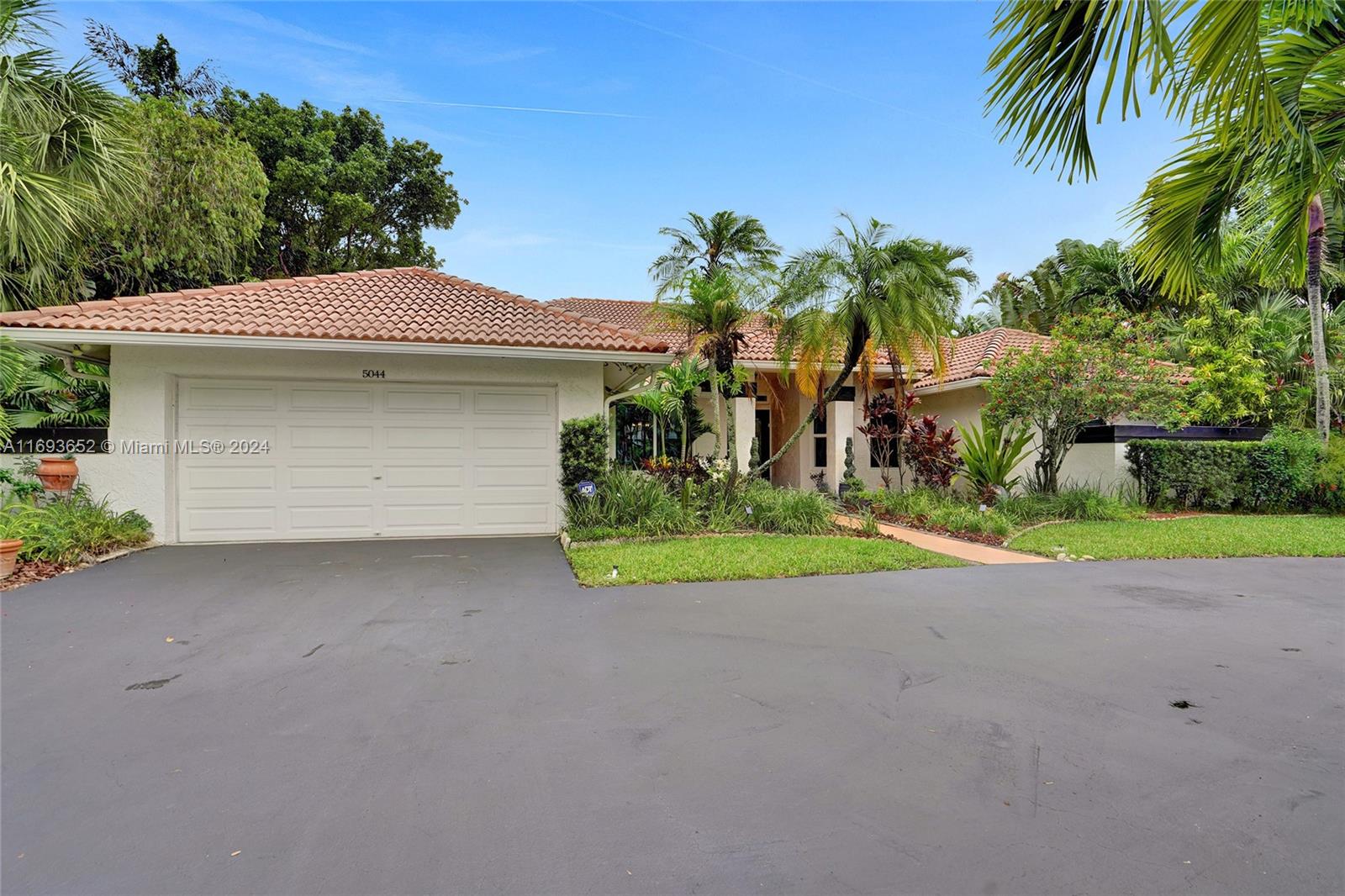 5044 NW 87th Ter, Coral Springs, Florida image 2