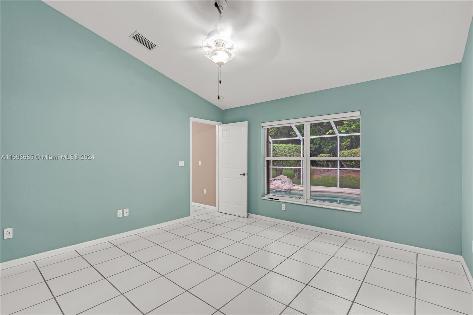 542 SE 18th Dr, Homestead, Florida image 32