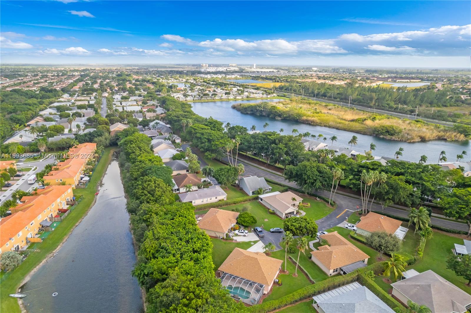 542 SE 18th Dr, Homestead, Florida image 8