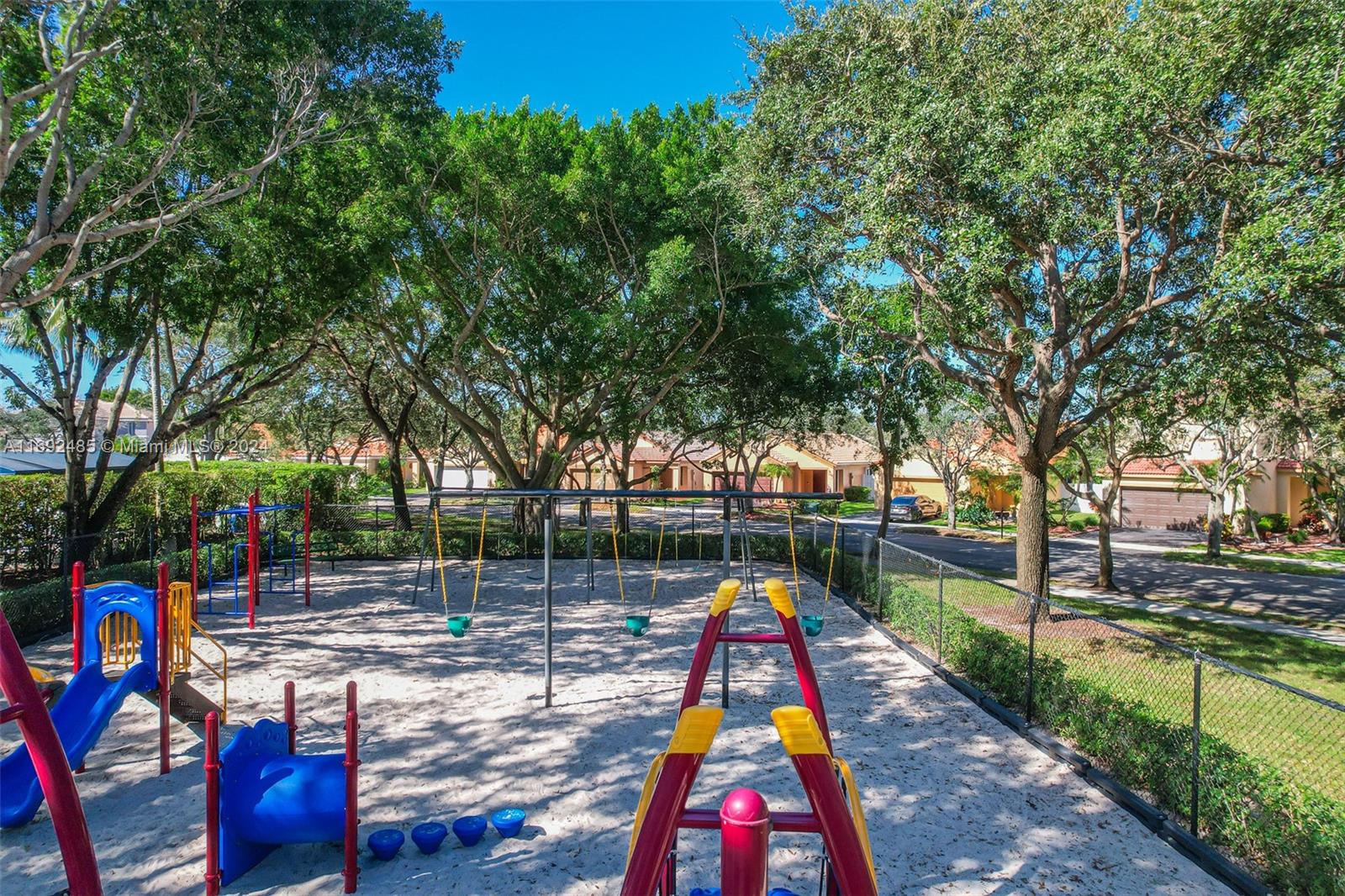 1477 Barcelona Way #6-28, Weston, Florida image 33