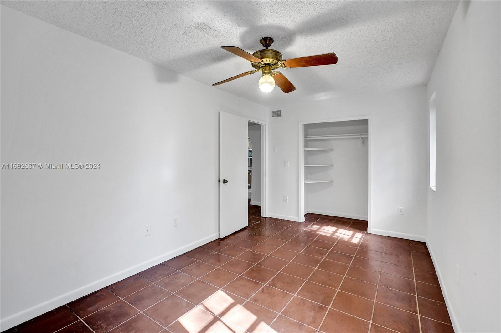 11625 Griffing Blvd, Biscayne Park, Florida image 11