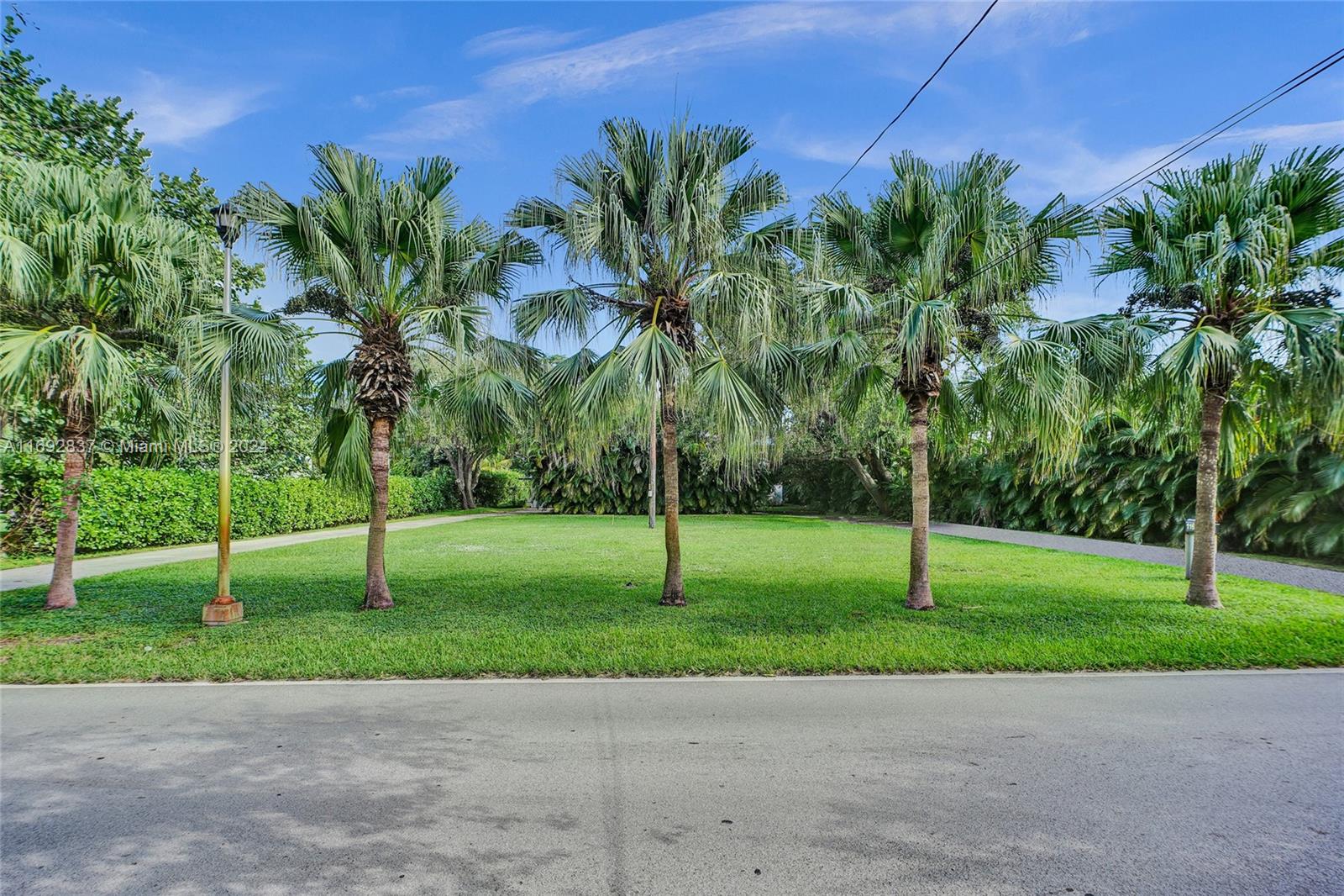 11625 Griffing Blvd, Biscayne Park, Florida image 45