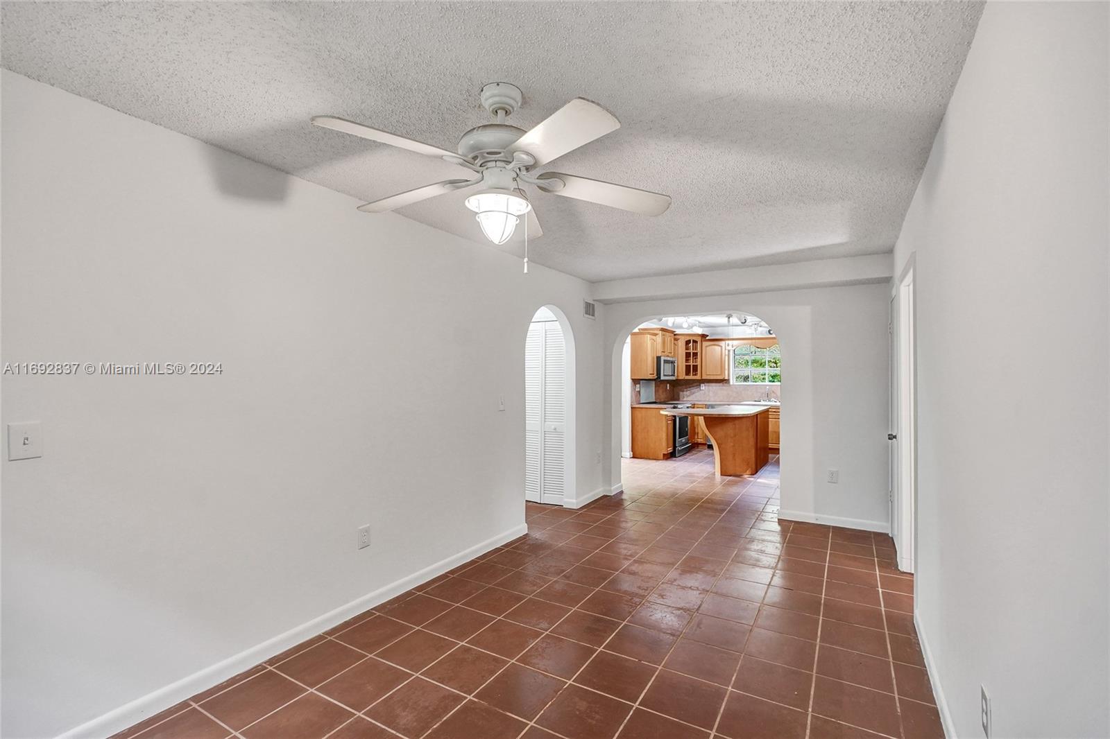 11625 Griffing Blvd, Biscayne Park, Florida image 9