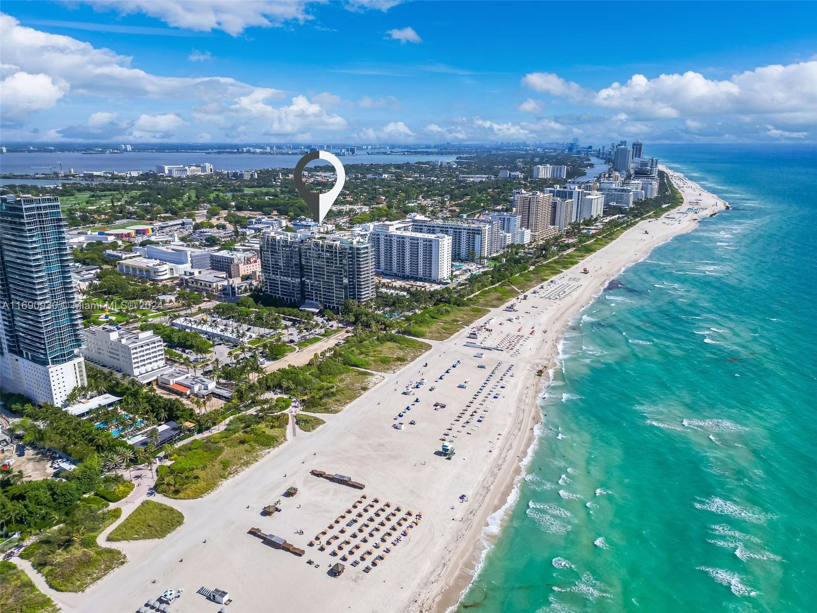 Beautiful one bedroom at the famous W Hotel in South Beach, a five stars resort. Fully furnished one bedrooms facing south.  Amenities feature  SPA, gym, poll and beach-poll service, tennis, basket courts,  restaurants.
Very good income , great for investors.