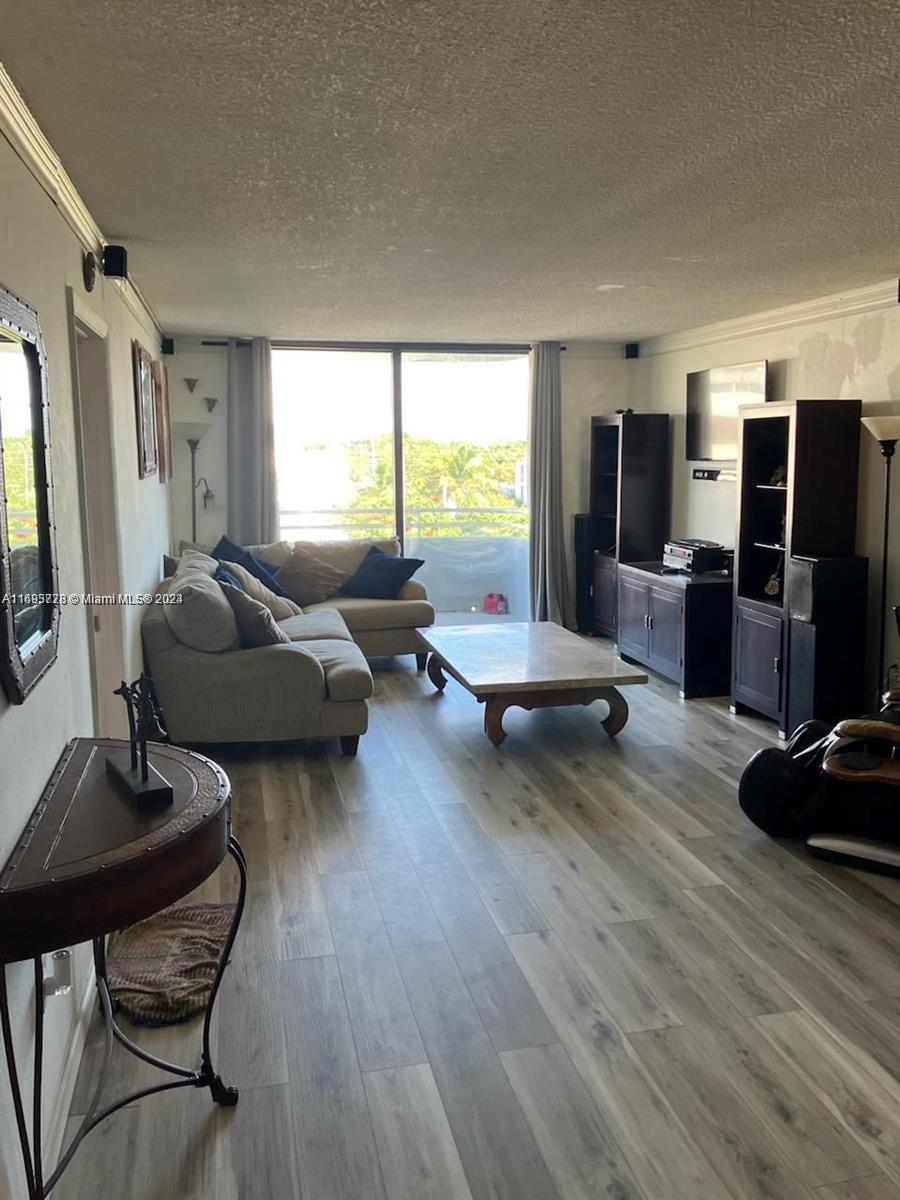 8201 Byron Ave #505, Miami Beach, Florida image 2