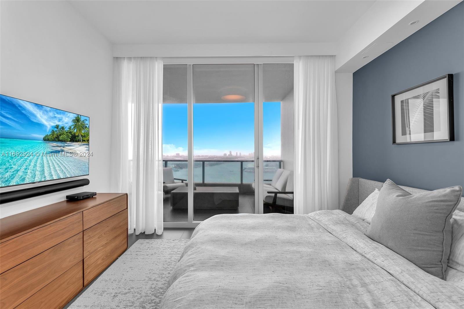 900 Biscayne Blvd #3305, Miami FL 33132