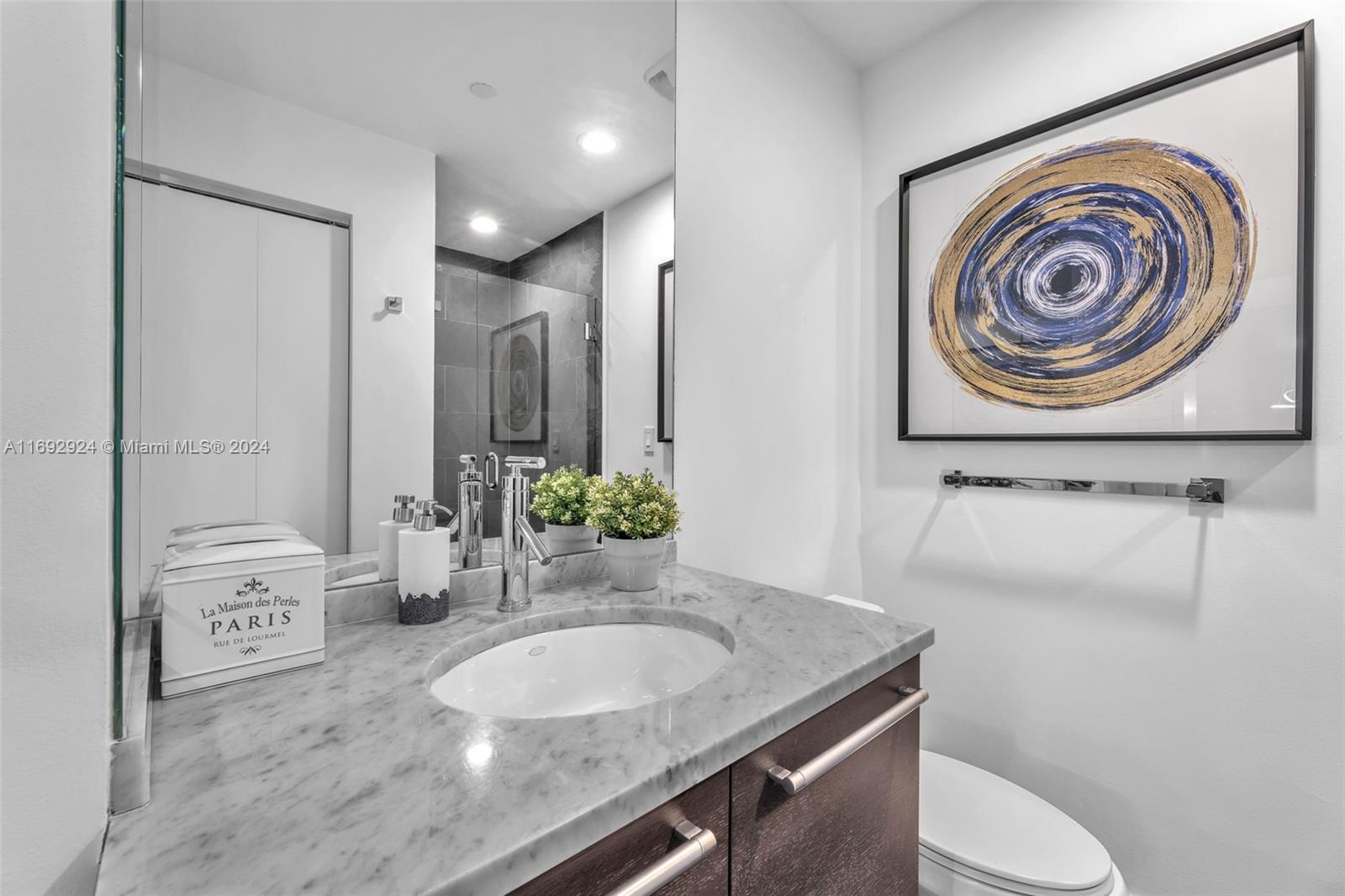900 Biscayne Blvd #3305, Miami FL 33132
