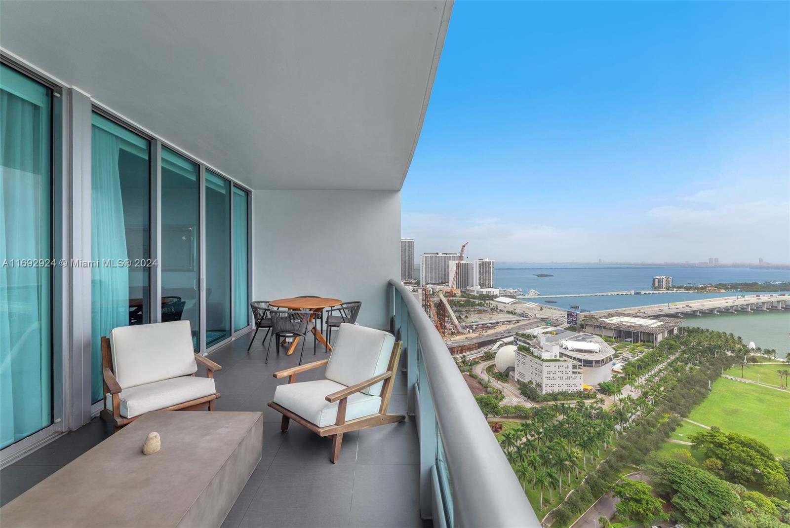 900 Biscayne Blvd #3305, Miami FL 33132