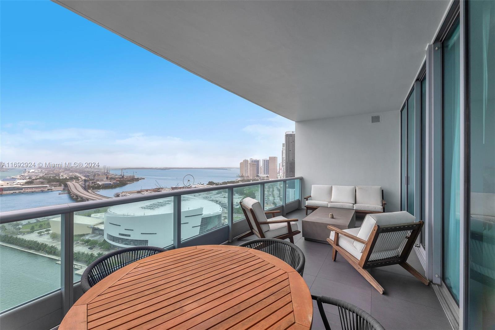 900 Biscayne Blvd #3305, Miami FL 33132