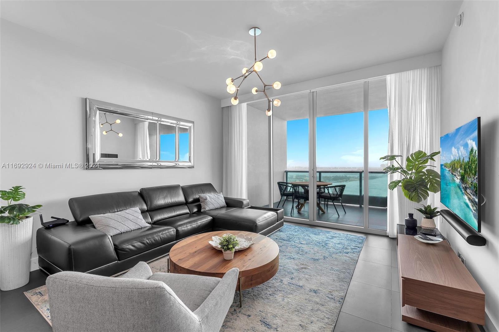 900 Biscayne Blvd #3305, Miami FL 33132