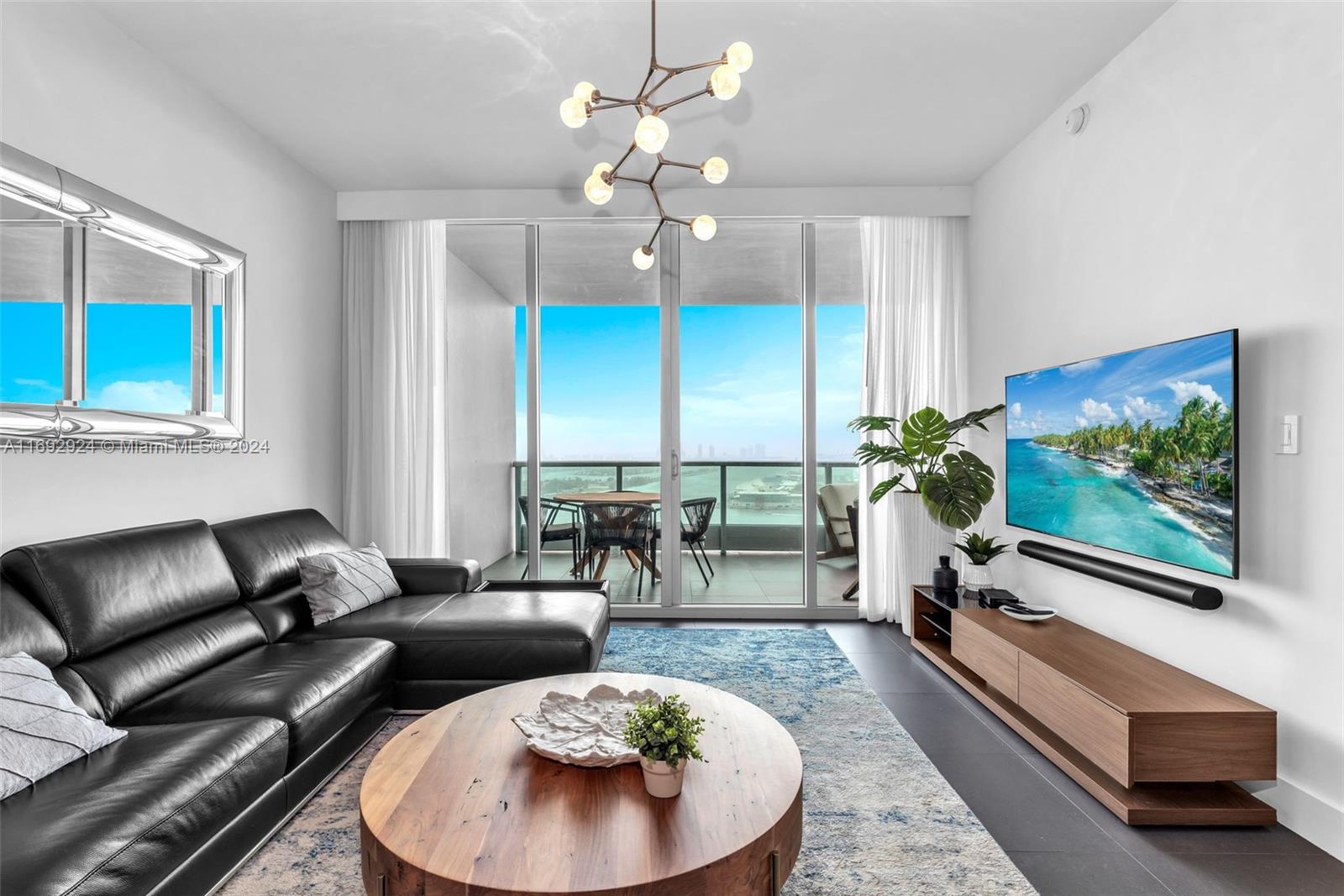900 Biscayne Blvd #3305, Miami FL 33132