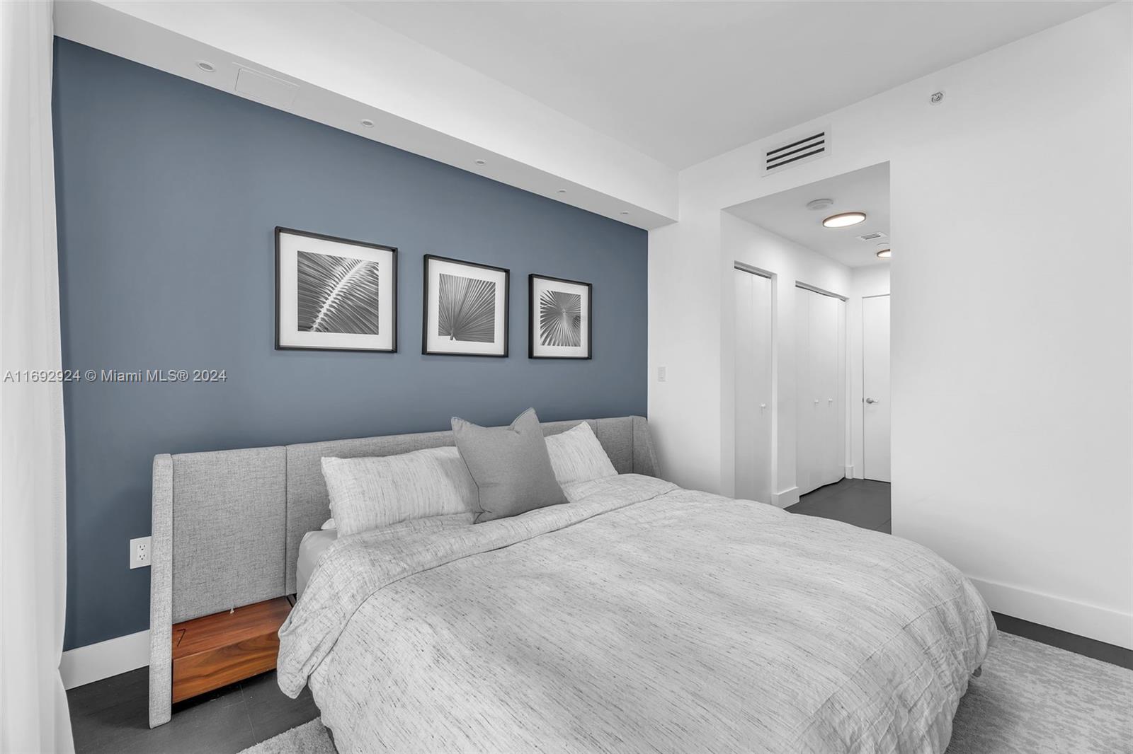 900 Biscayne Blvd #3305, Miami FL 33132