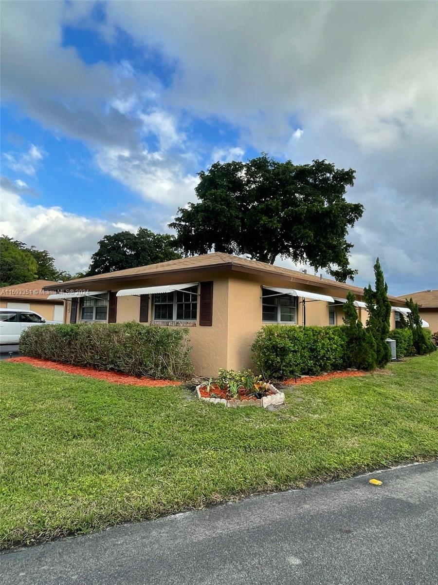 718 Whippoorwill Ln, Delray Beach, Florida image 2