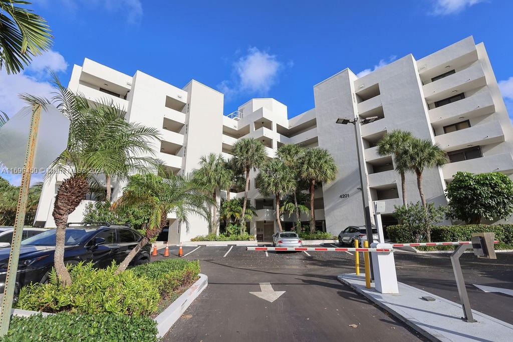 4201 N Ocean Dr #304, Hollywood, Florida image 1