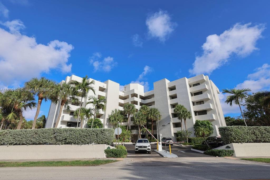 4201 N Ocean Dr #304, Hollywood, Florida image 2