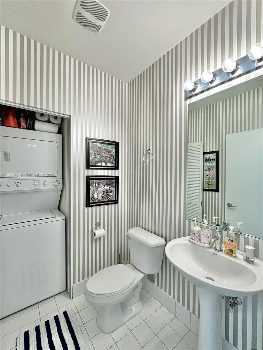 888 Biscayne Blvd #4803, Miami FL 33132