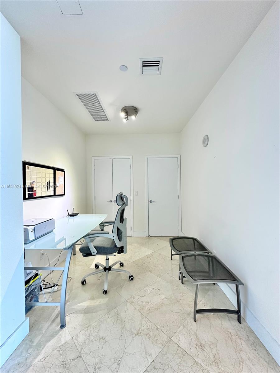 888 Biscayne Blvd #4803, Miami FL 33132