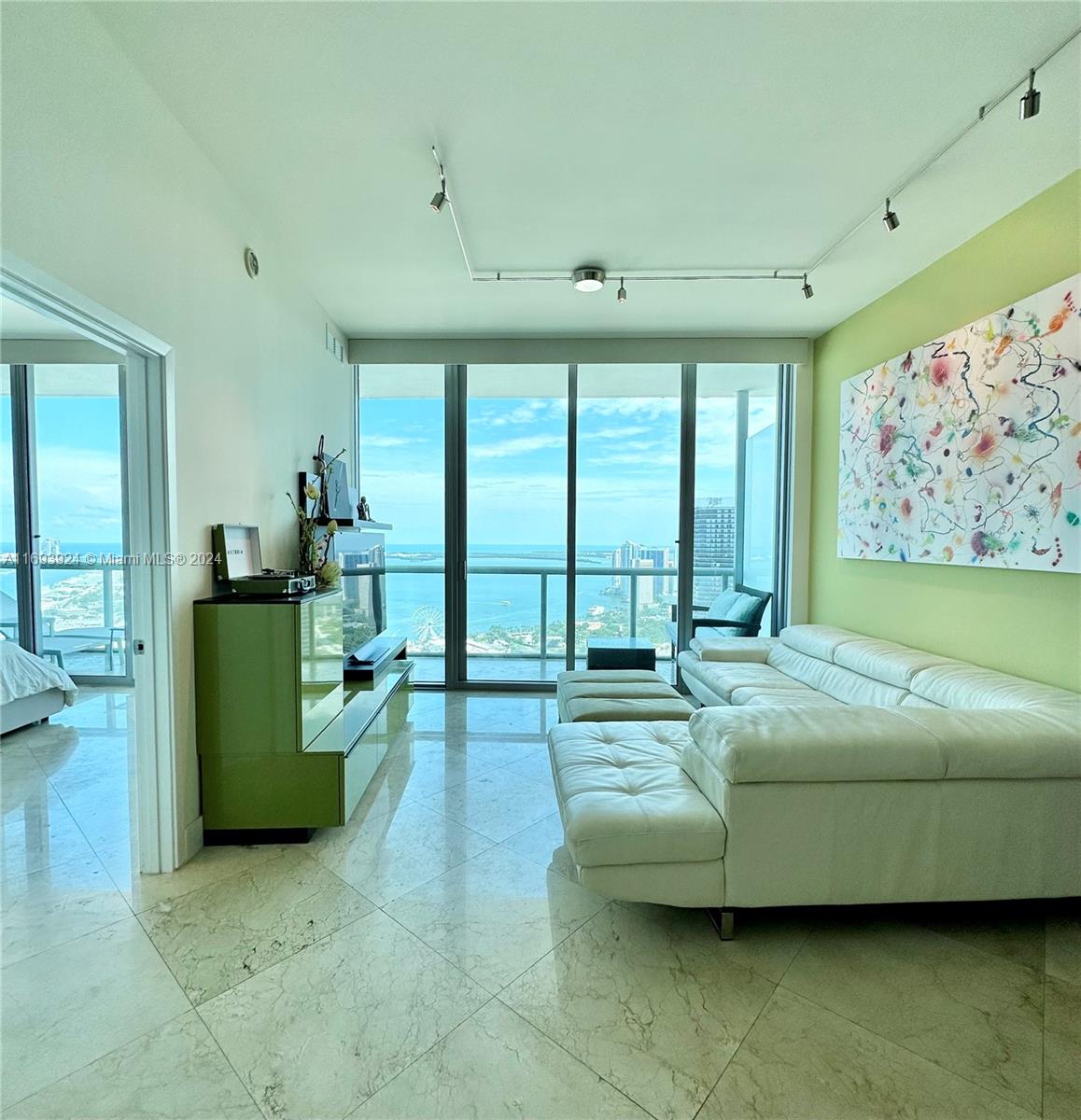 888 Biscayne Blvd #4803, Miami FL 33132