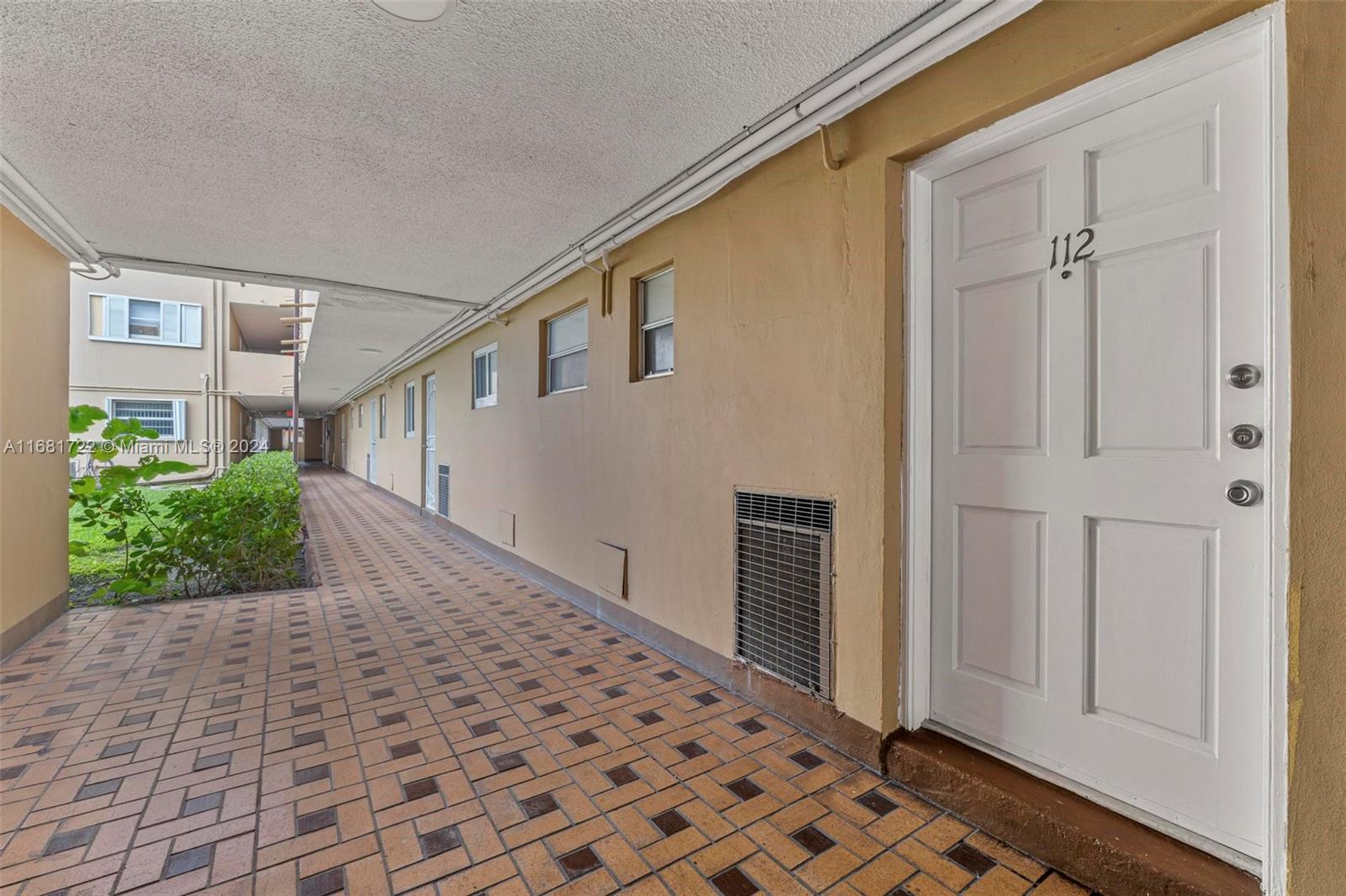 160 Royal Palm Rd #112, Hialeah Gardens, Florida image 12