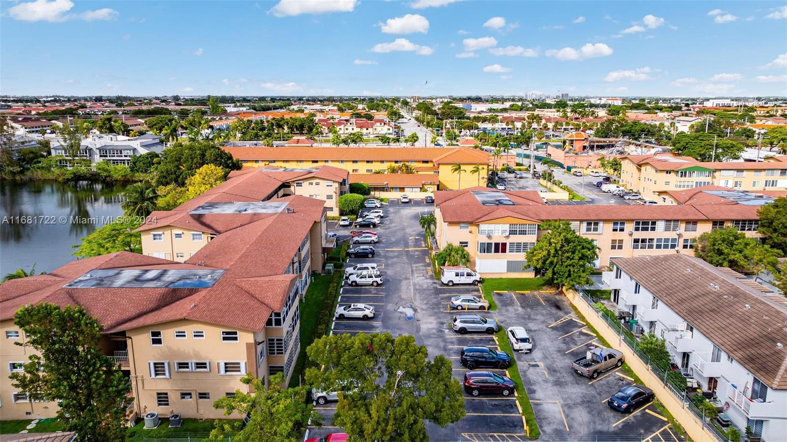 160 Royal Palm Rd #112, Hialeah Gardens, Florida image 8