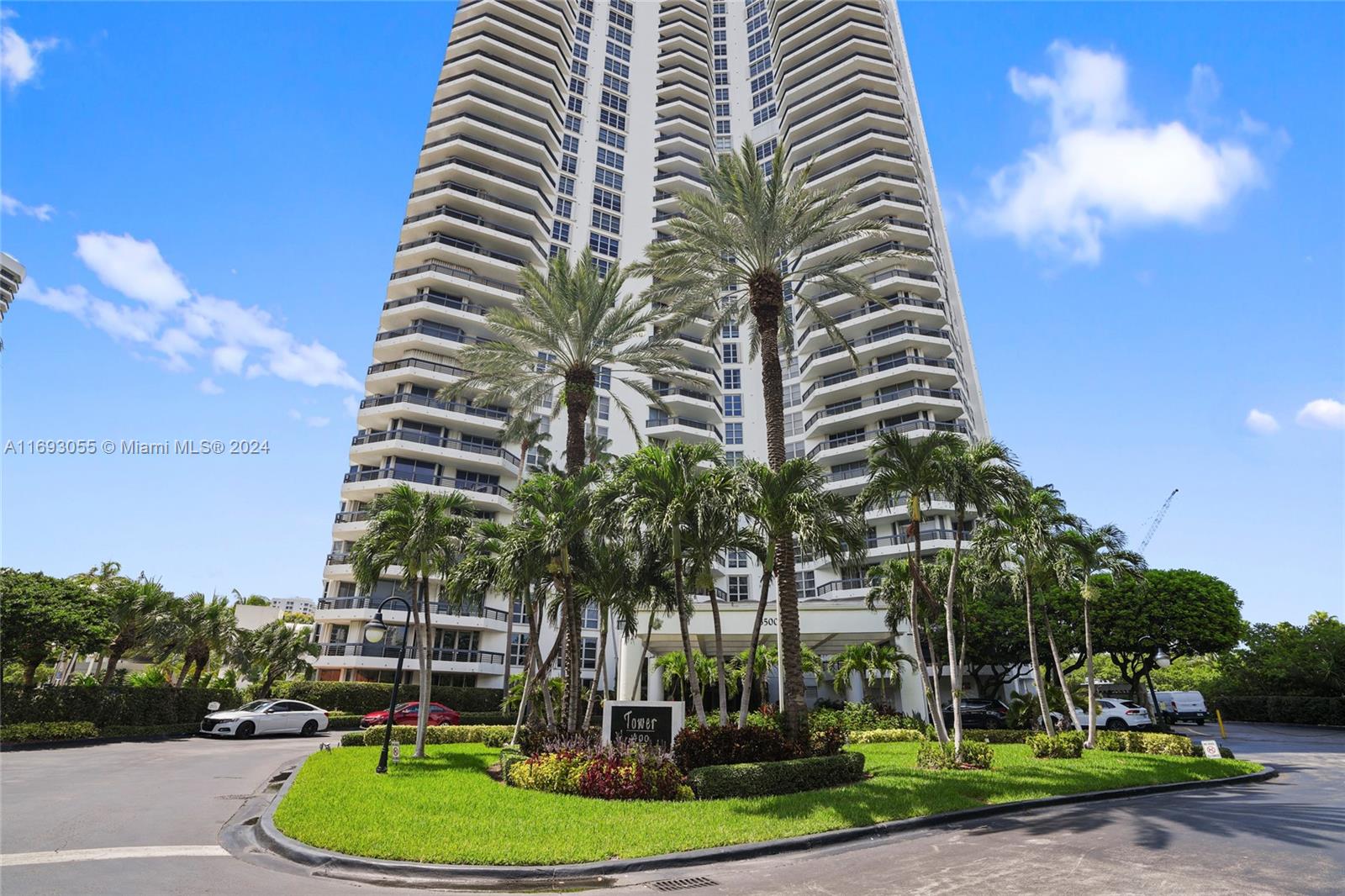 3500 Mystic Pointe Dr #2908, Aventura, Florida image 3