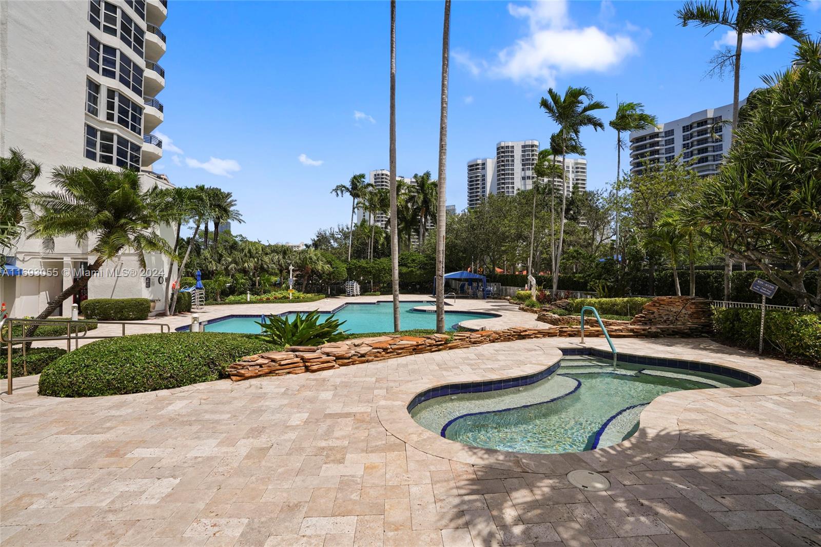 3500 Mystic Pointe Dr #2908, Aventura, Florida image 34