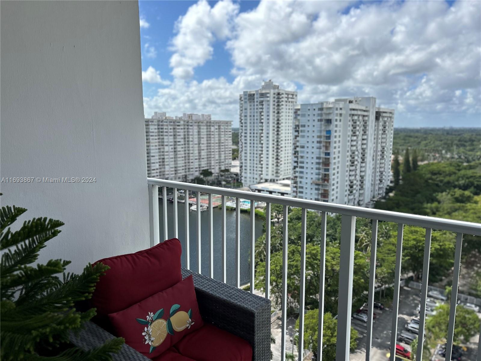 2801 NE 183rd St #1903W, Aventura, Florida image 20