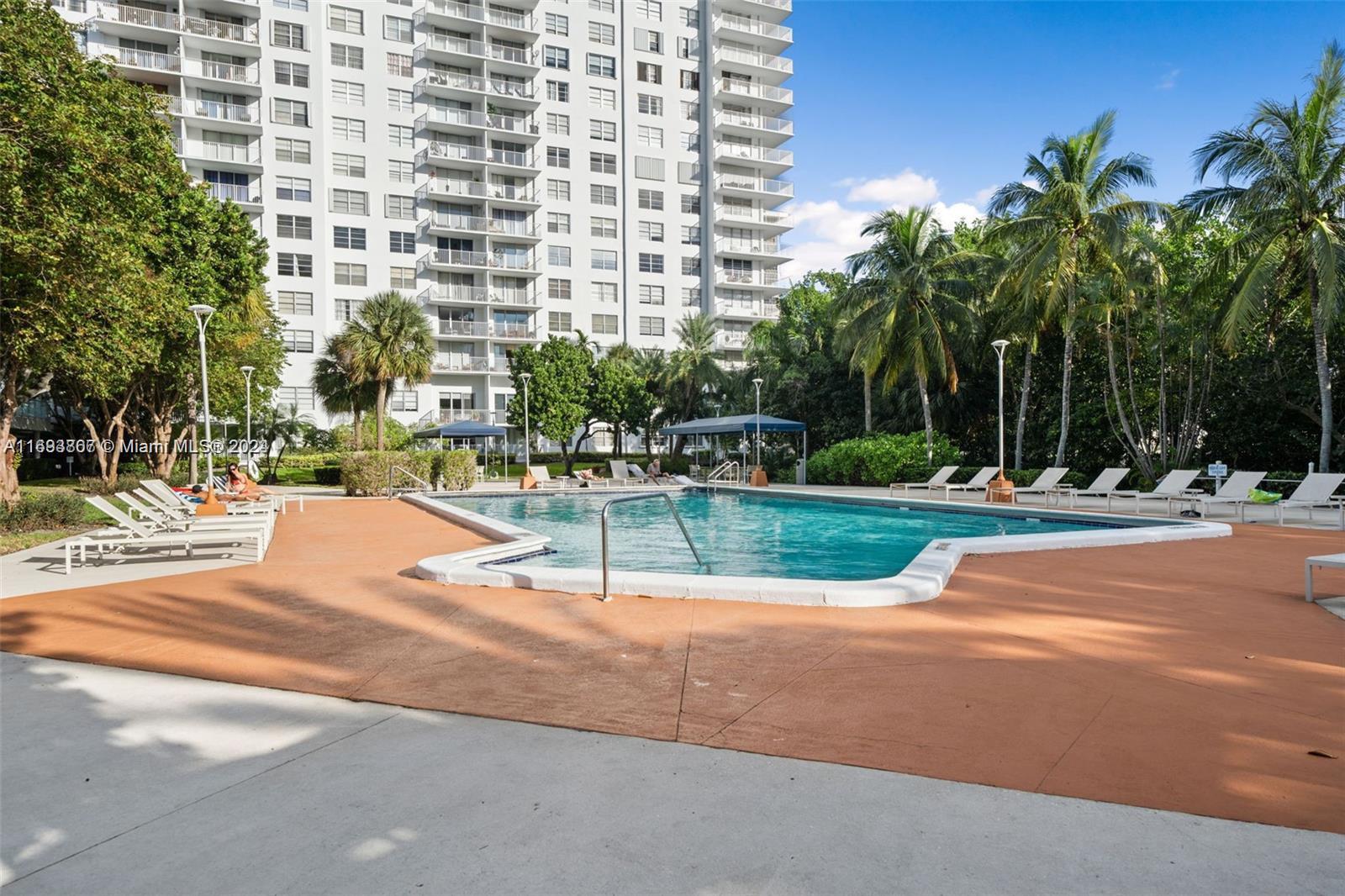 2801 NE 183rd St #1903W, Aventura, Florida image 39