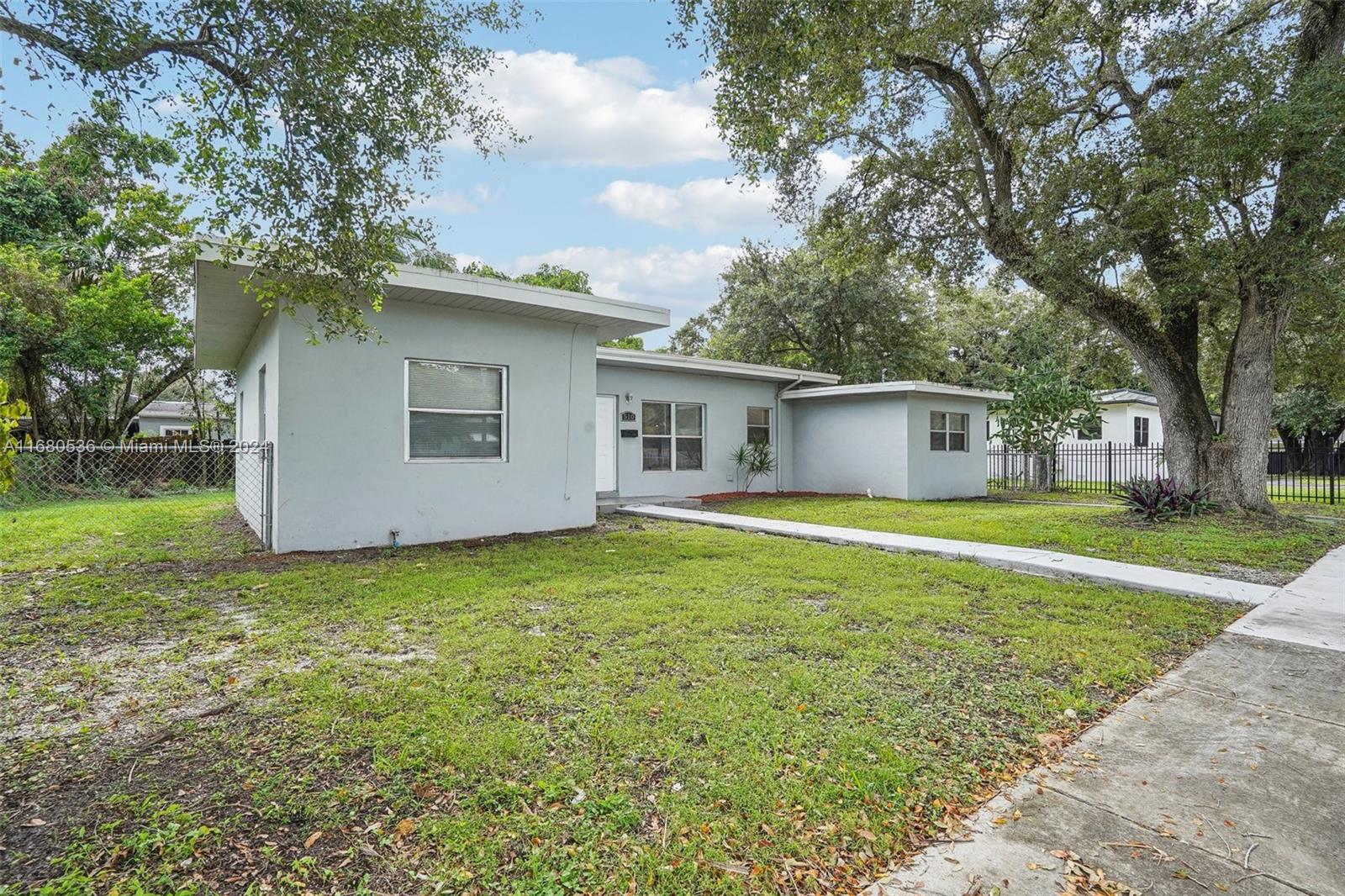 510 NE 132nd Ter, North Miami, Florida image 35