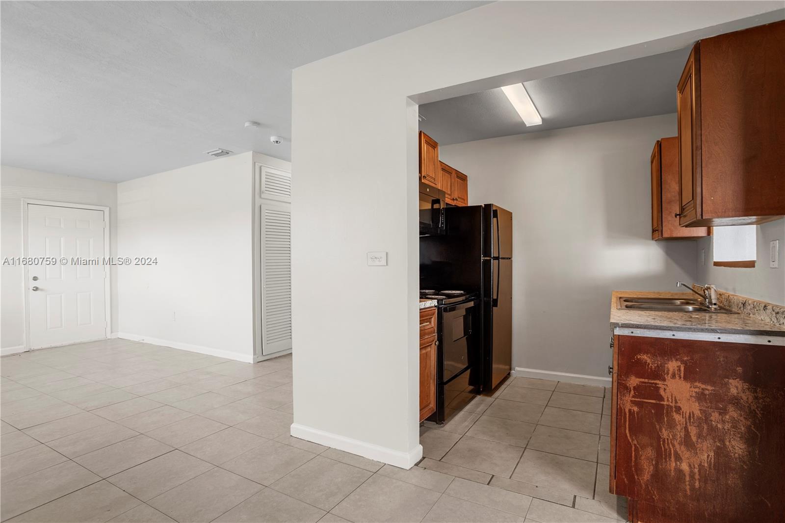 3601 NW 210th Ter, Miami Gardens, Florida image 3