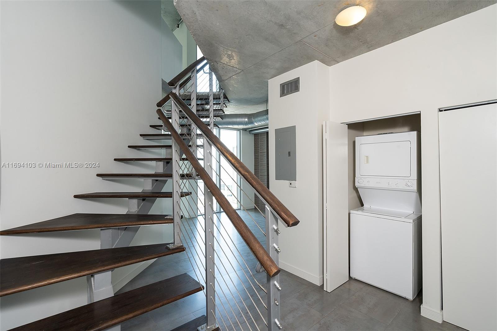 690 SW 1st Ct #PHI21, Miami FL 33130
