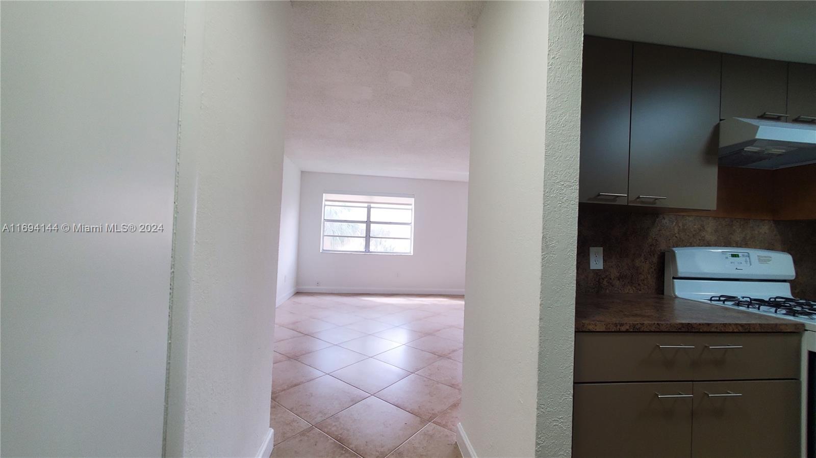 1305 W 53rd St #415, Hialeah, Florida image 5