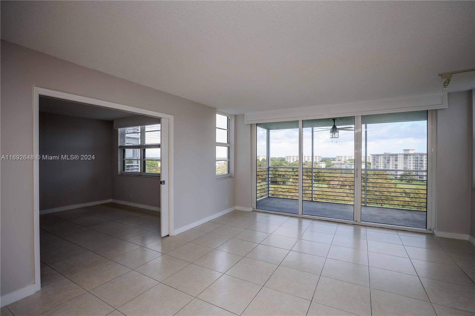 4015 W Palm Aire Dr #902, Pompano Beach, Florida image 20