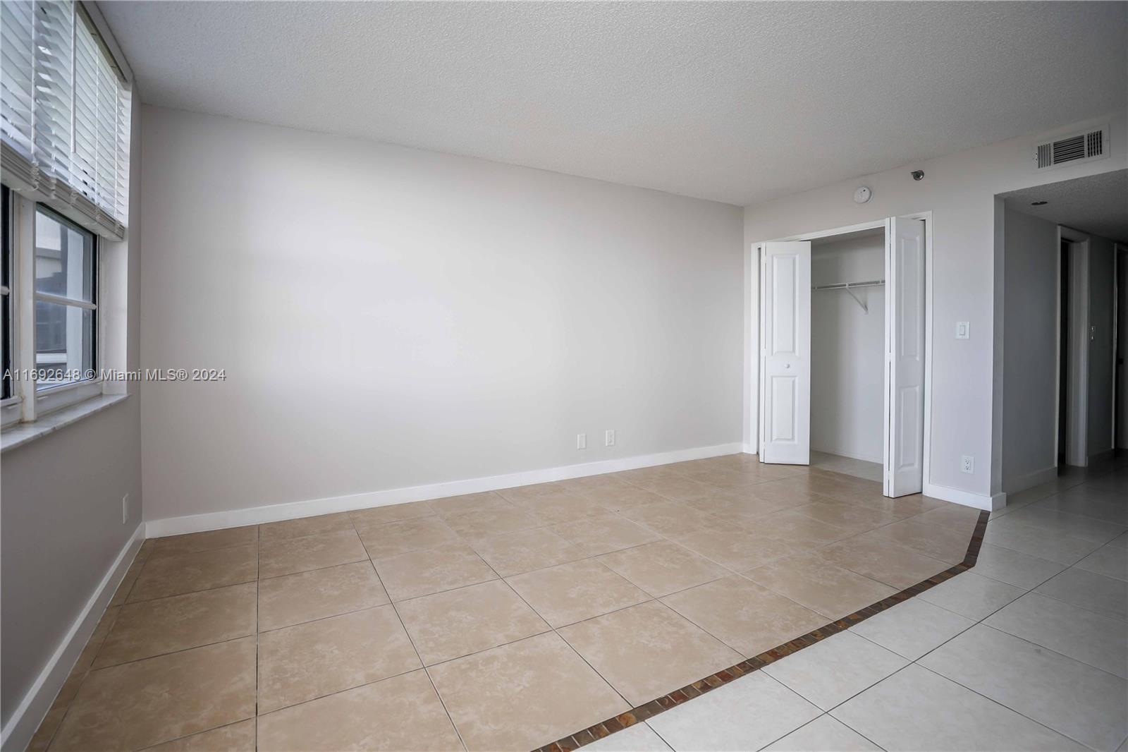 4015 W Palm Aire Dr #902, Pompano Beach, Florida image 23