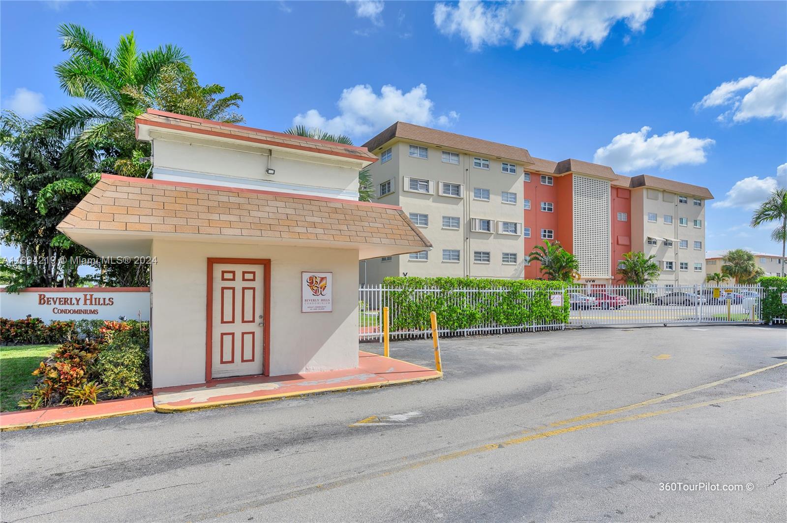 5300 Washington St #R307, Hollywood, Florida image 2