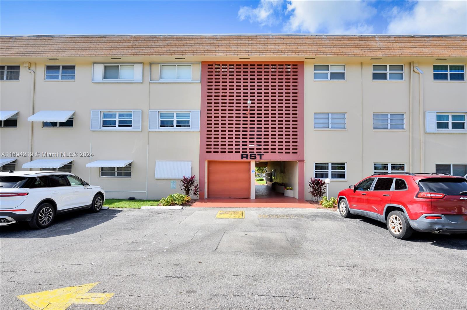 5300 Washington St #R307, Hollywood, Florida image 4