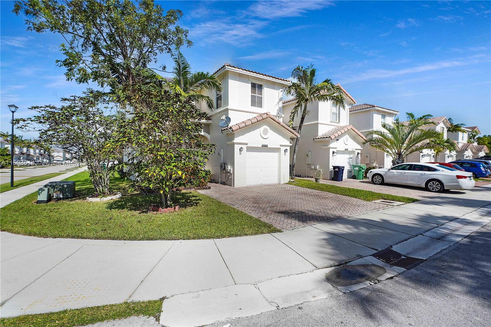 10983 SW 246th St, Homestead, Florida image 2