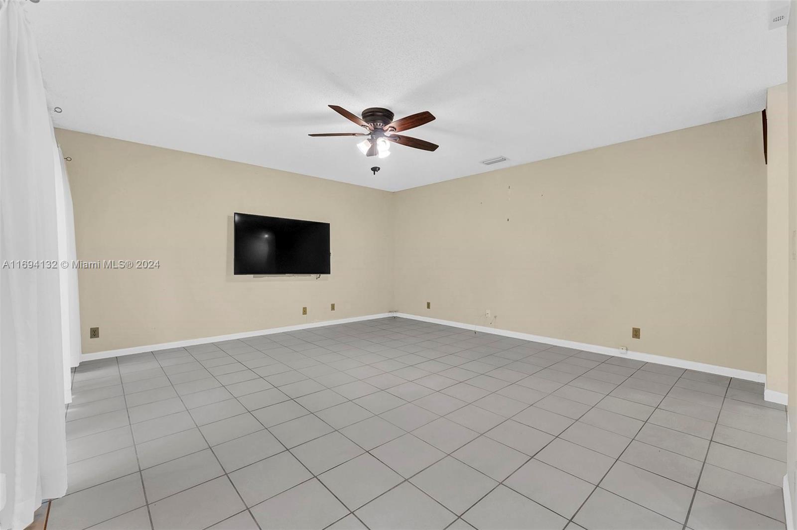 923 SW 101st Way, Pembroke Pines, Florida image 9