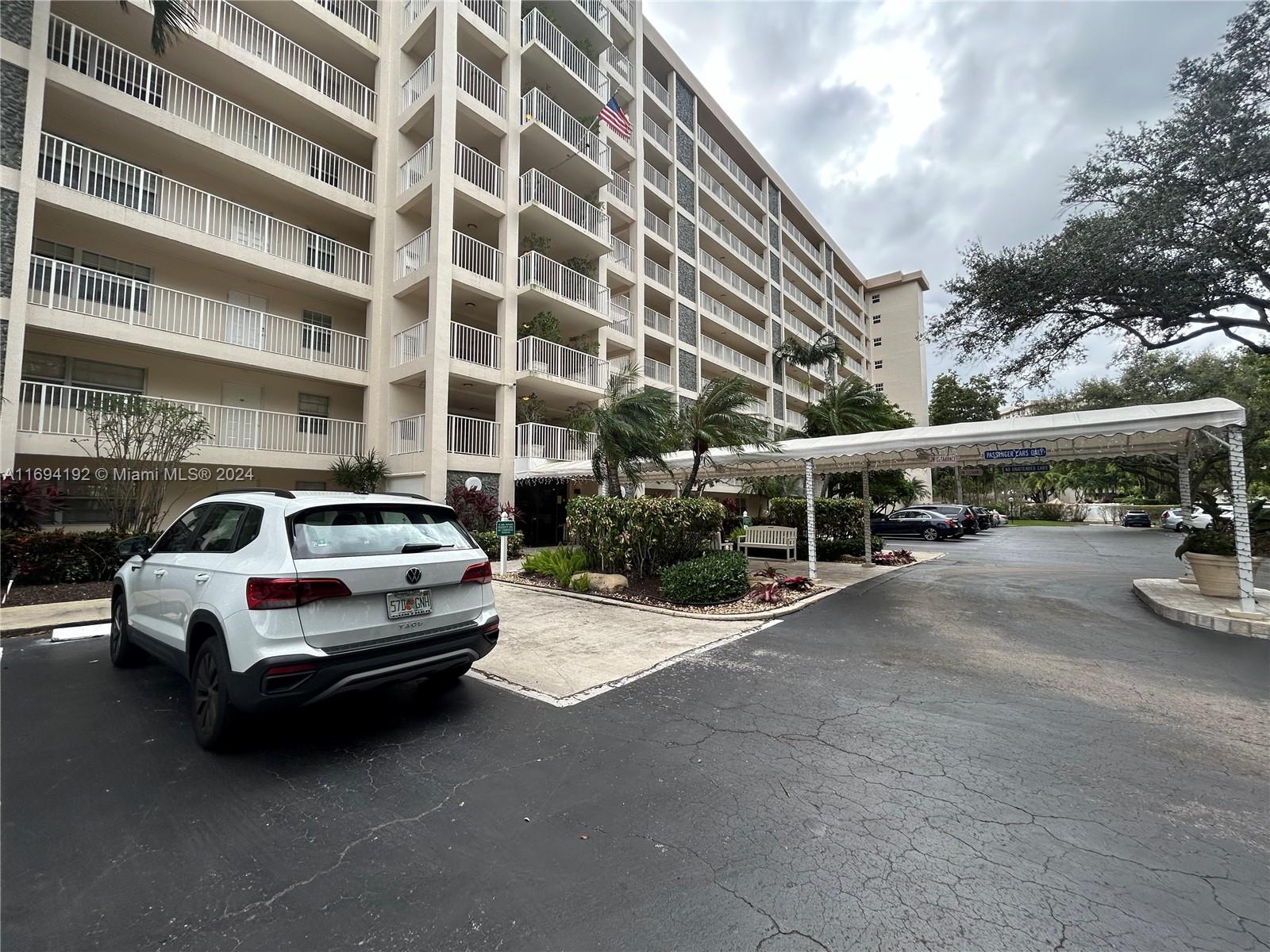 3520 Oaks Way #1010, Pompano Beach, Florida image 29