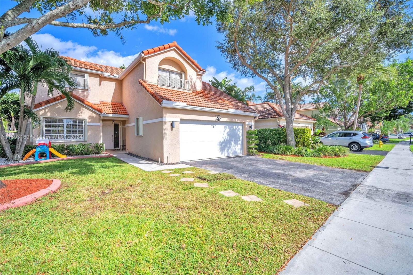 2920 Oak Park Cir, Davie, Florida image 2