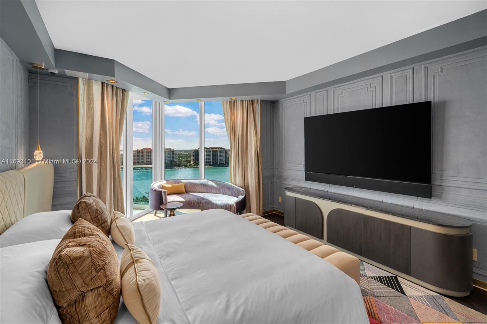 300 S Pointe Dr #1501, Miami Beach FL 33139