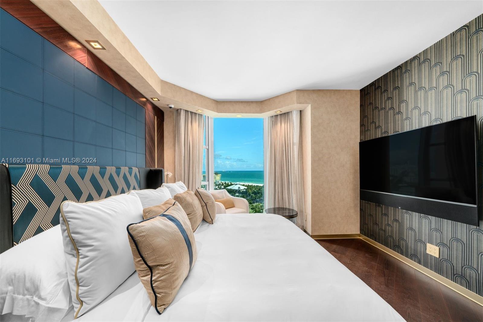 300 S Pointe Dr #1501, Miami Beach FL 33139