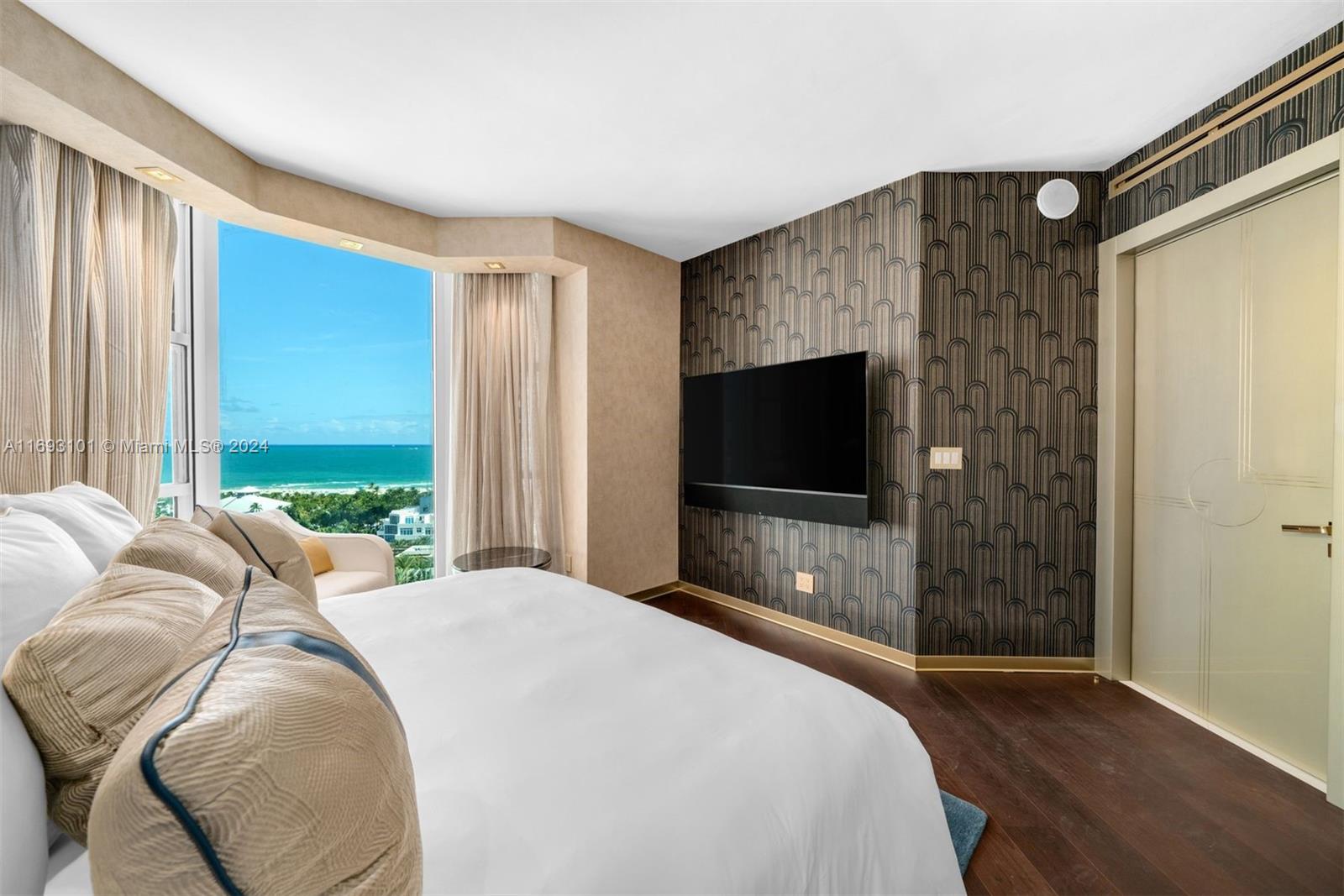 300 S Pointe Dr #1501, Miami Beach FL 33139
