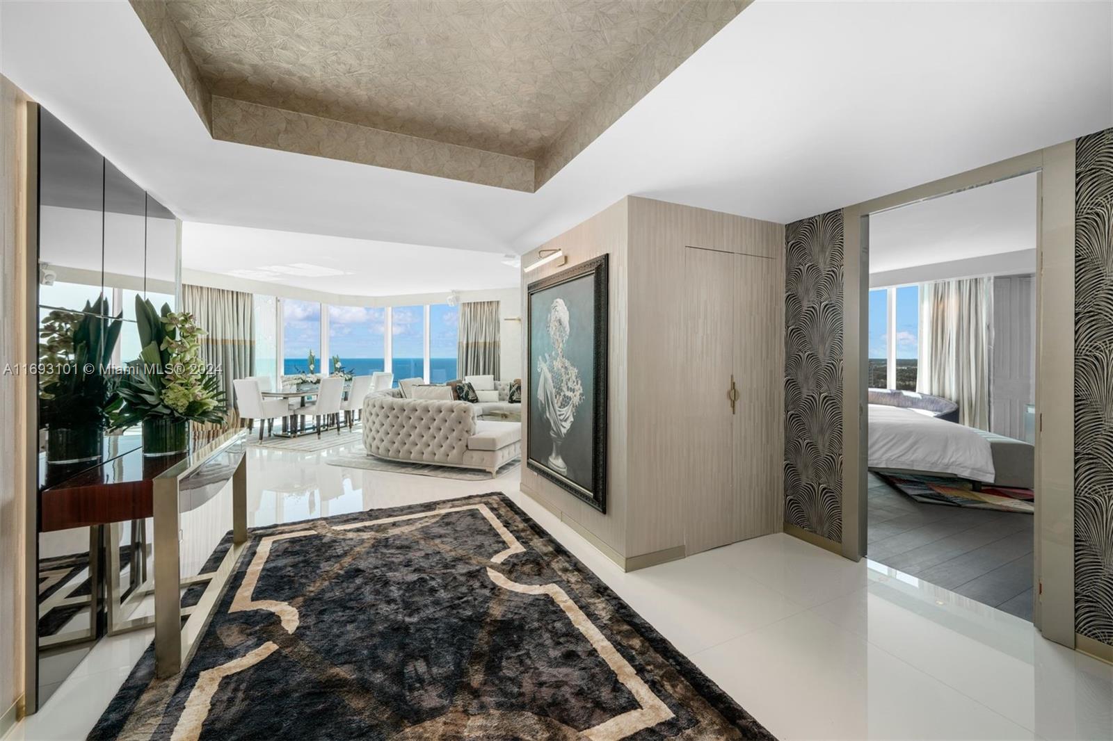 300 S Pointe Dr #1501, Miami Beach FL 33139