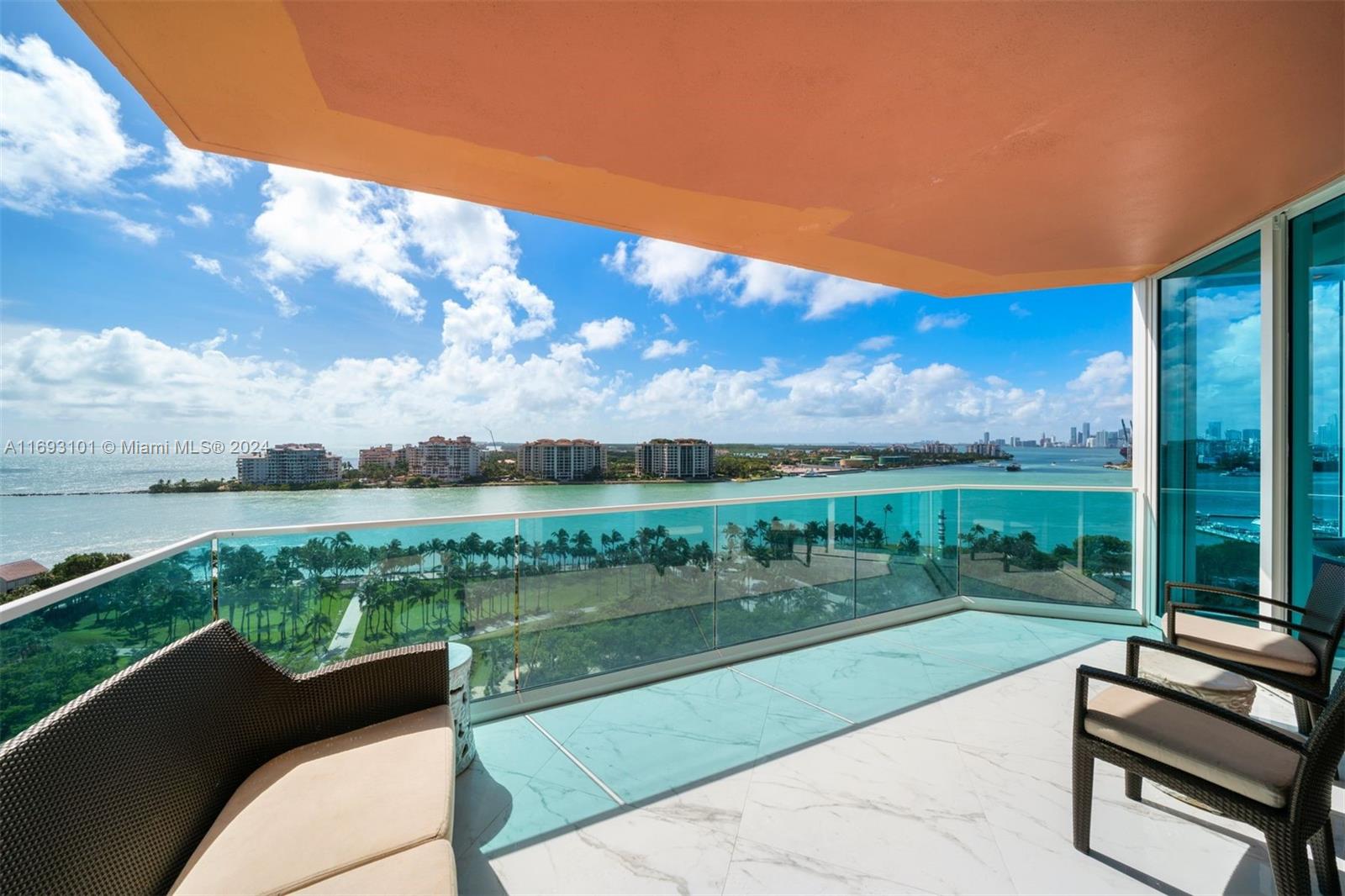 300 S Pointe Dr #1501, Miami Beach FL 33139