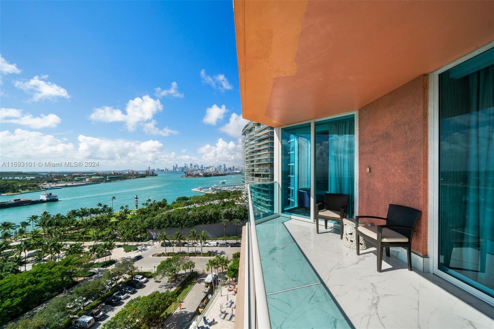 300 S Pointe Dr #1501, Miami Beach FL 33139