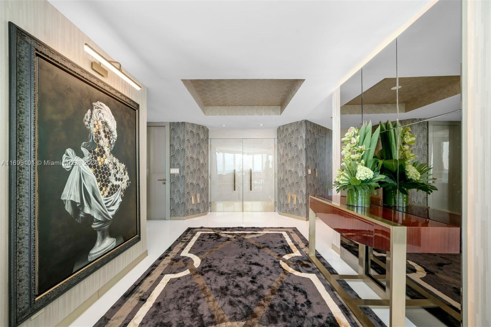 300 S Pointe Dr #1501, Miami Beach FL 33139