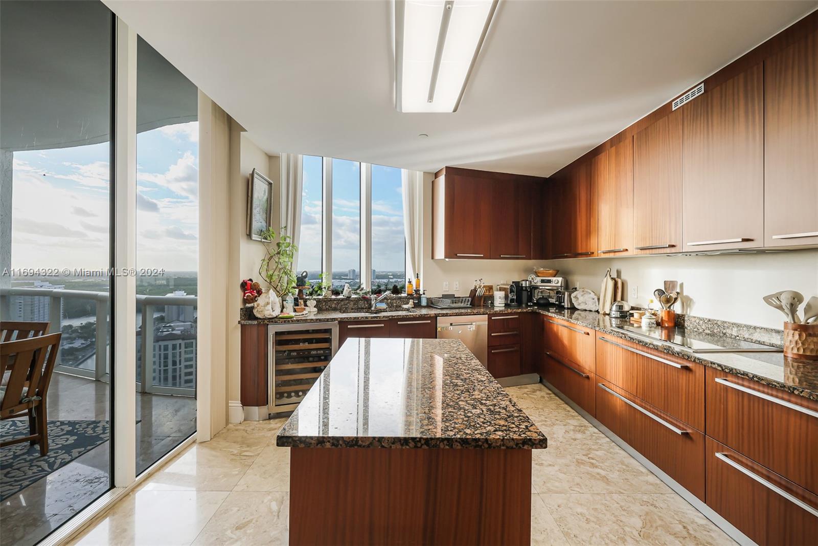 15901 Collins Ave #2506, Sunny Isles Beach FL 33160