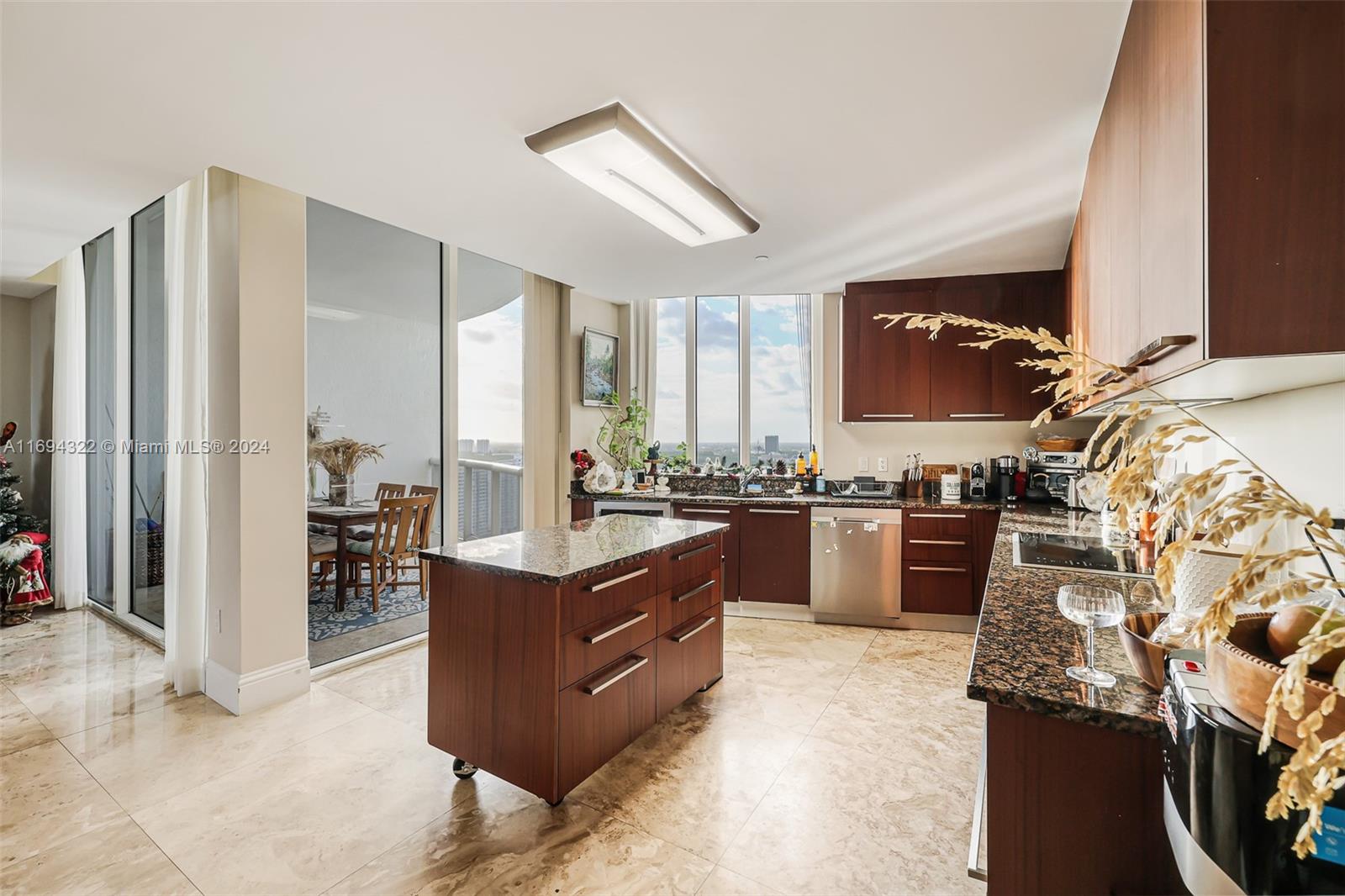 15901 Collins Ave #2506, Sunny Isles Beach FL 33160