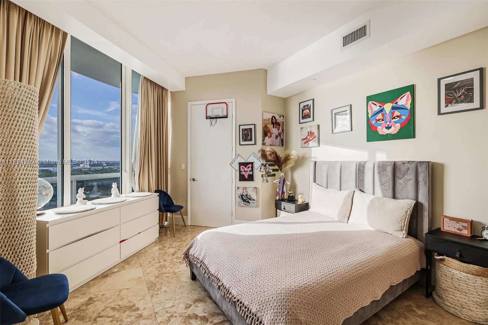 15901 Collins Ave #2506, Sunny Isles Beach FL 33160